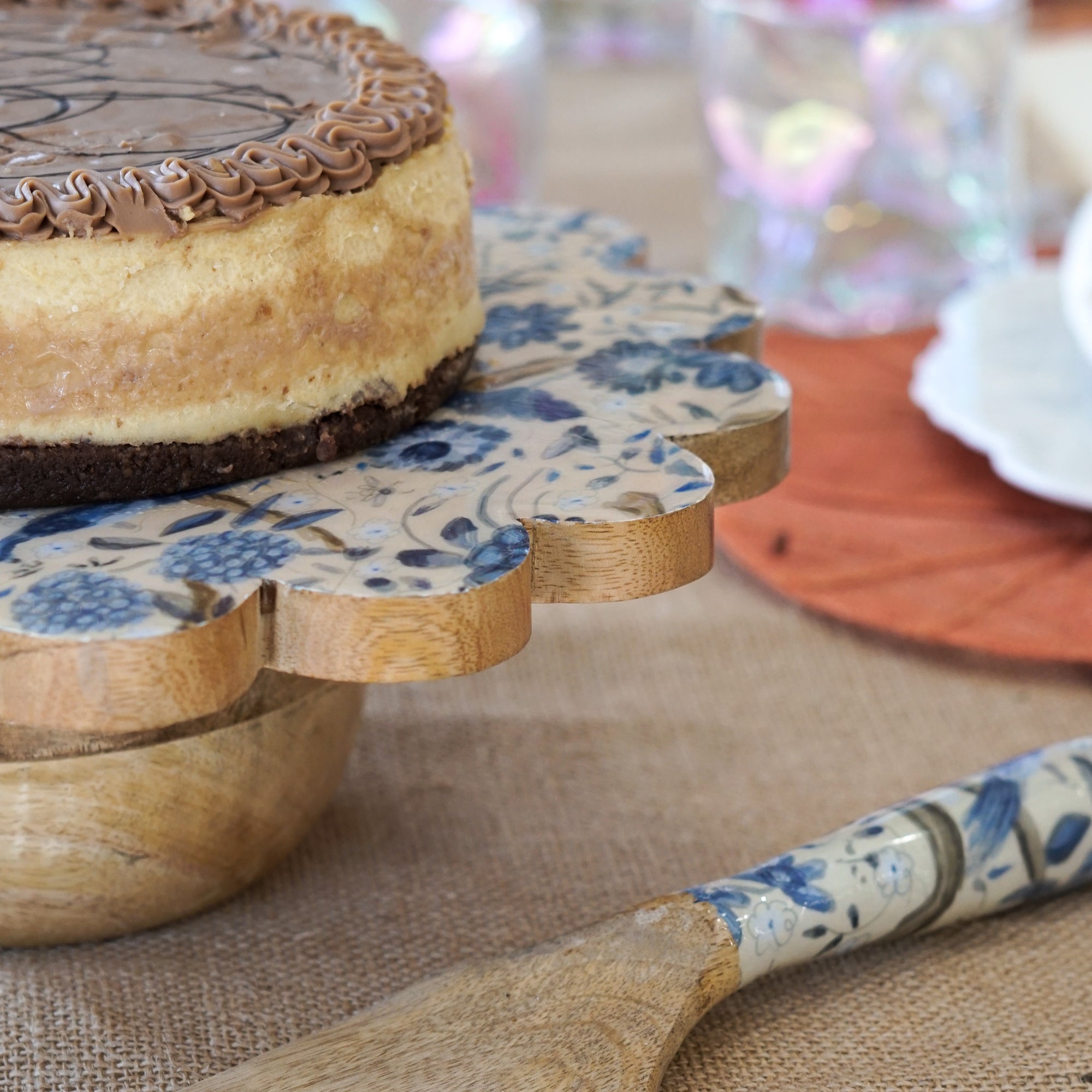 Toile Enamel Art Cake Stand