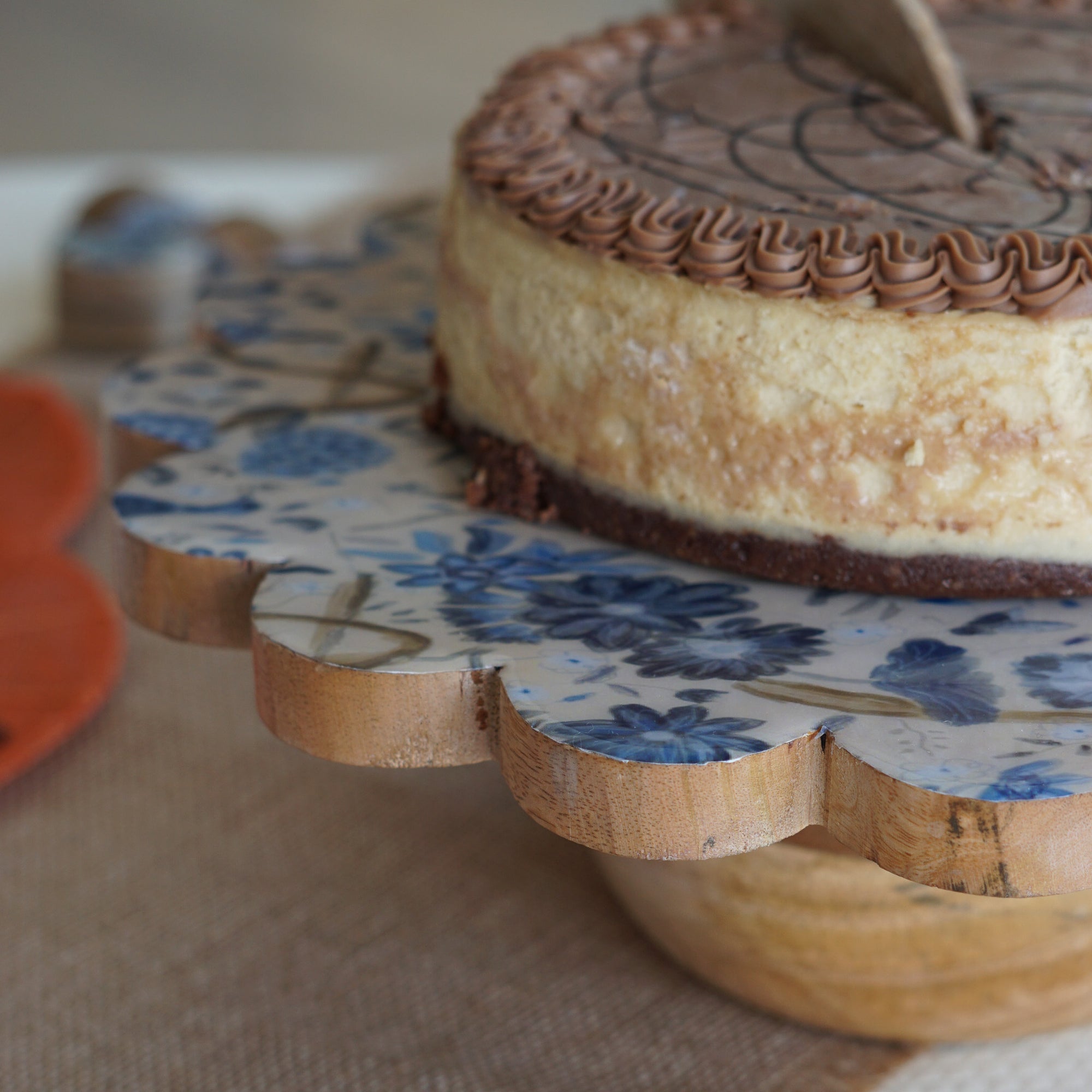 Toile Enamel Art Cake Stand
